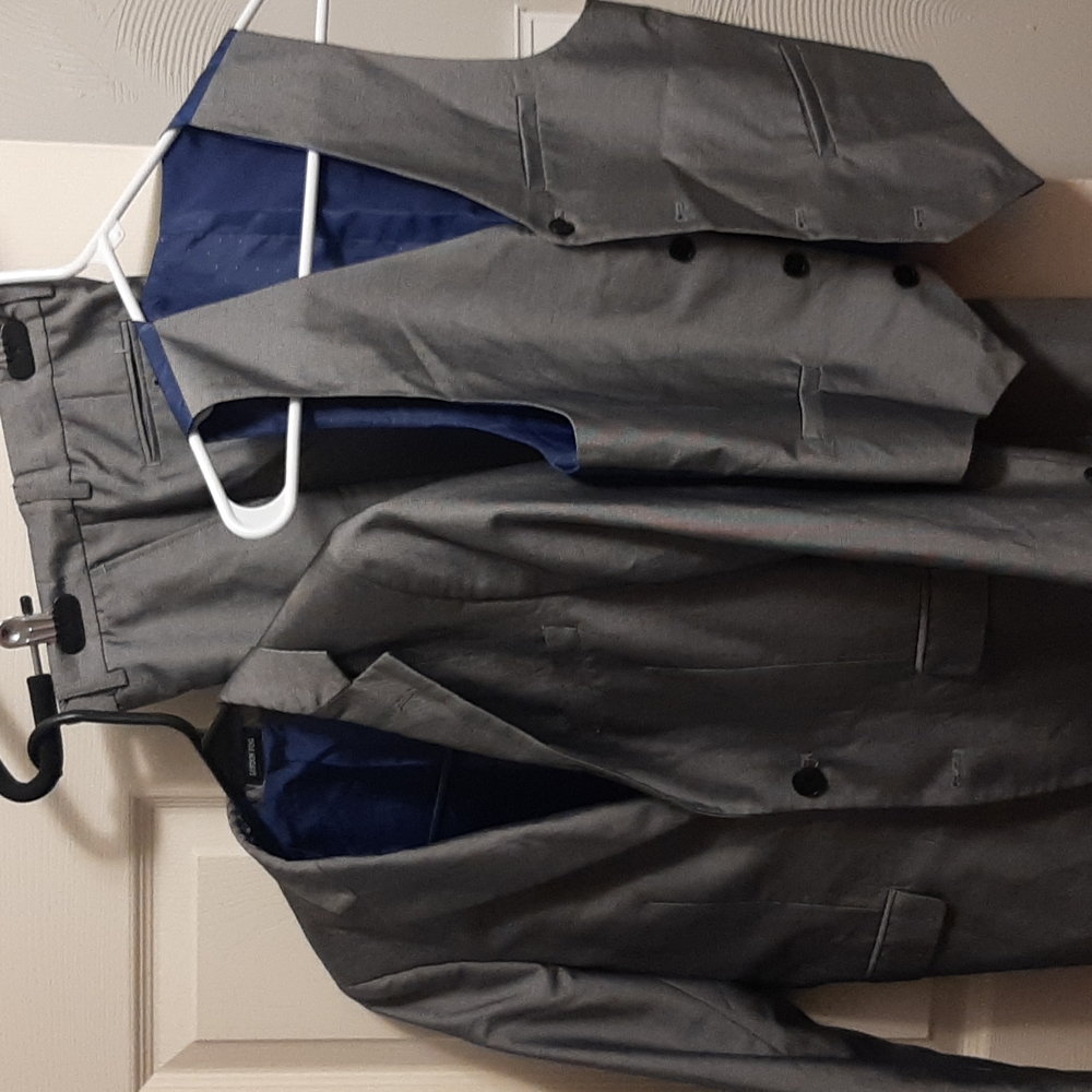 London Fog 3 piece boys suit size 12